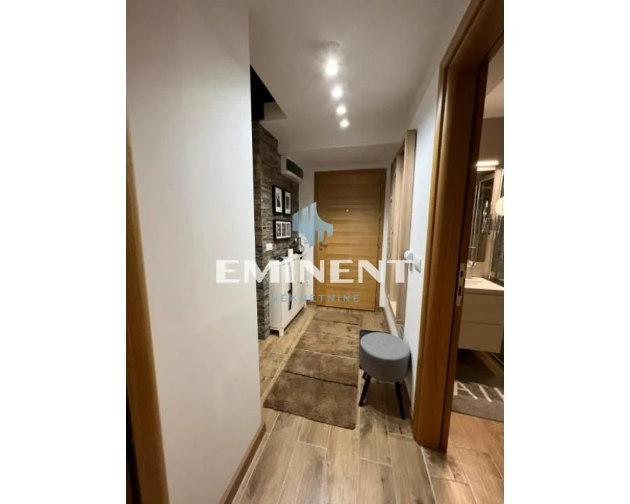 Prodaja, trosoban stan, 59m², Centar, Zlatibor