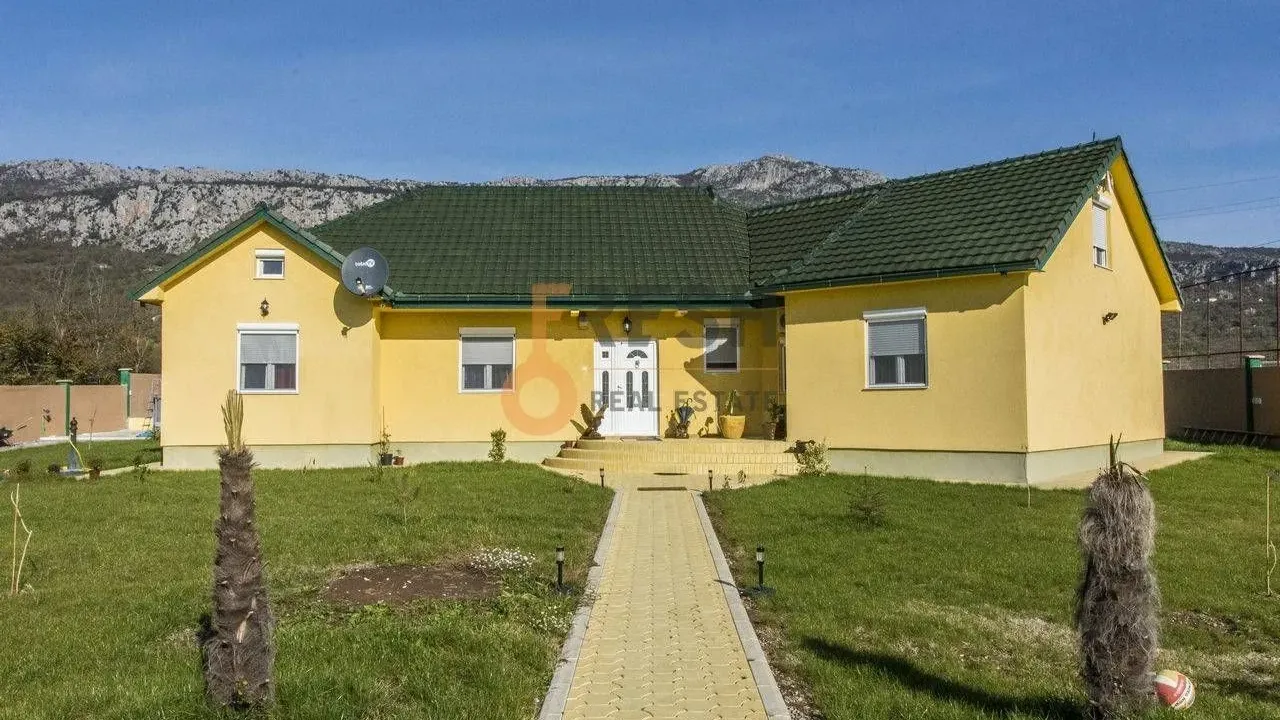 Prodaja, kuća, 400m², Ostalo, Podgorica