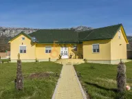 Prodaja, kuća, 400m², Ostalo, Podgorica - image 1