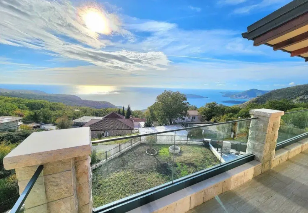 Izdavanje, kuća, 200m², Kuljače, Budva