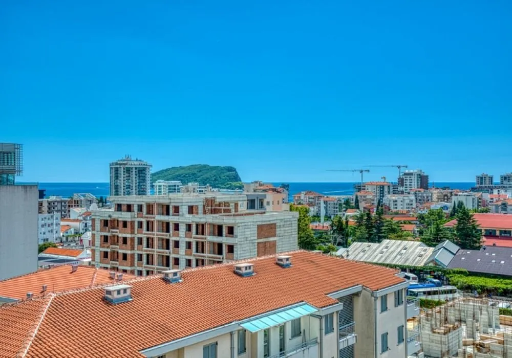 Prodaja, četvorosoban stan, 190m², Rozino, Budva