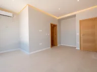 Sale, house, 200m², Krašići, Tivat - image 9