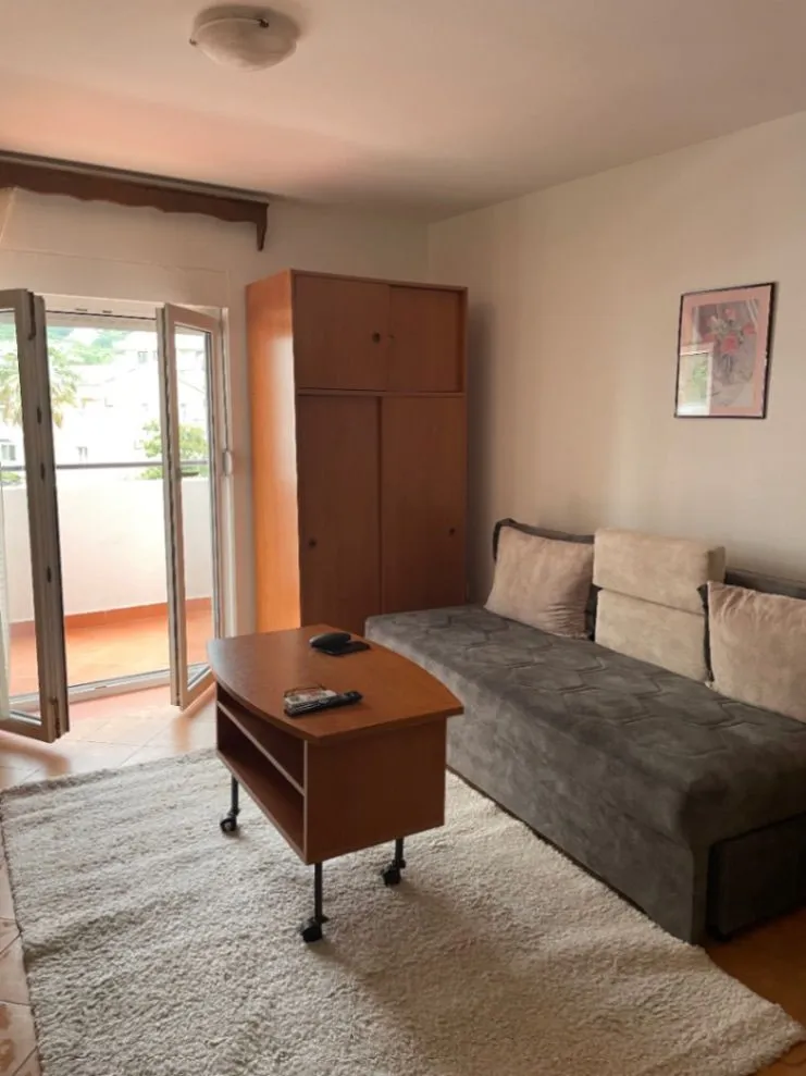 Izdavanje, garsonjera, 30m², Babilonija, Budva