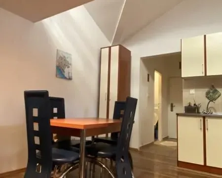 Prodaja, stan, 30m², Tivat, Crna Gora - image 1