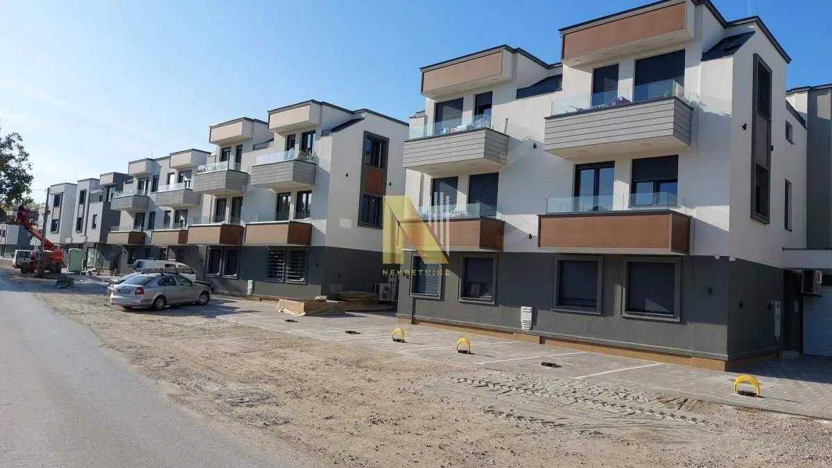 Prodaja, trosoban stan, 78m², Petrovaradin, Novi Sad