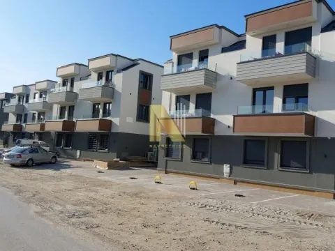 Prodaja, trosoban stan, 78m², Petrovaradin, Novi Sad - image 43