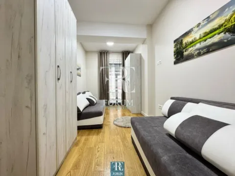 Izdavanje, dvosoban stan, 80m², Centar, Podgorica - image 11