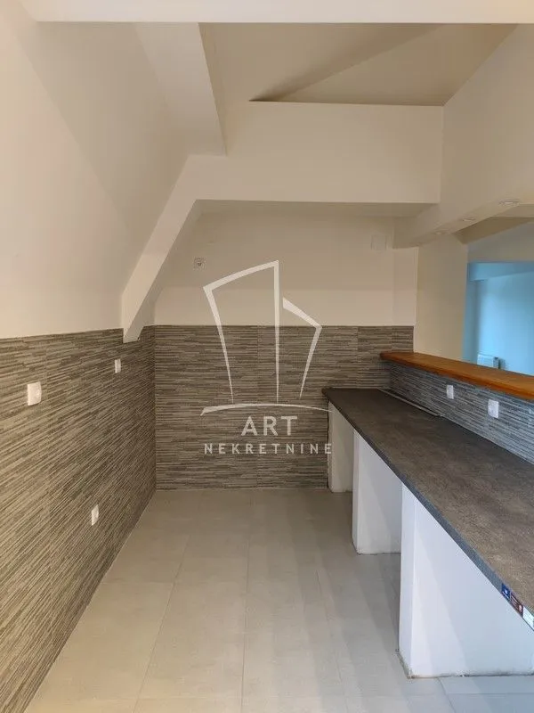 Sale, house, 600m², Višnjička Banja, Palilula Sve Podlokacije