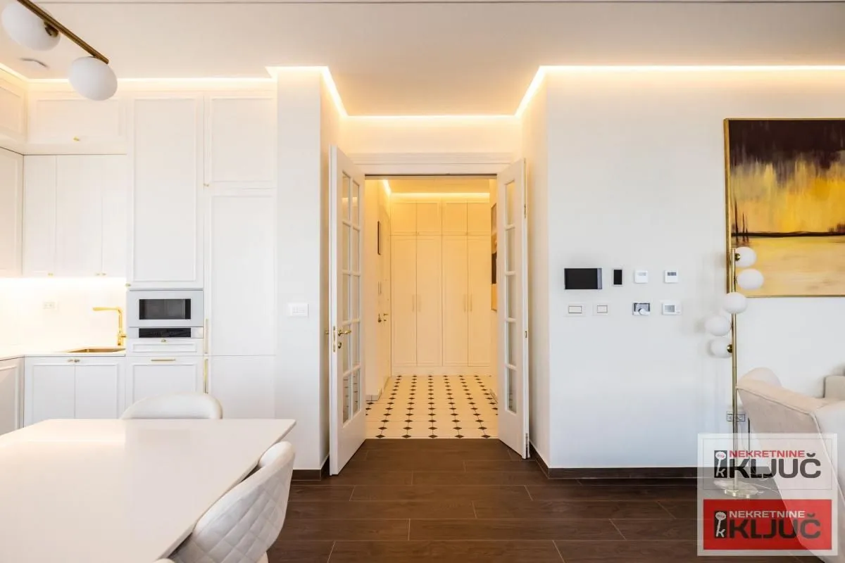 Izdavanje, četvorosoban stan, 135m², Tatarsko brdo, Petrovaradin