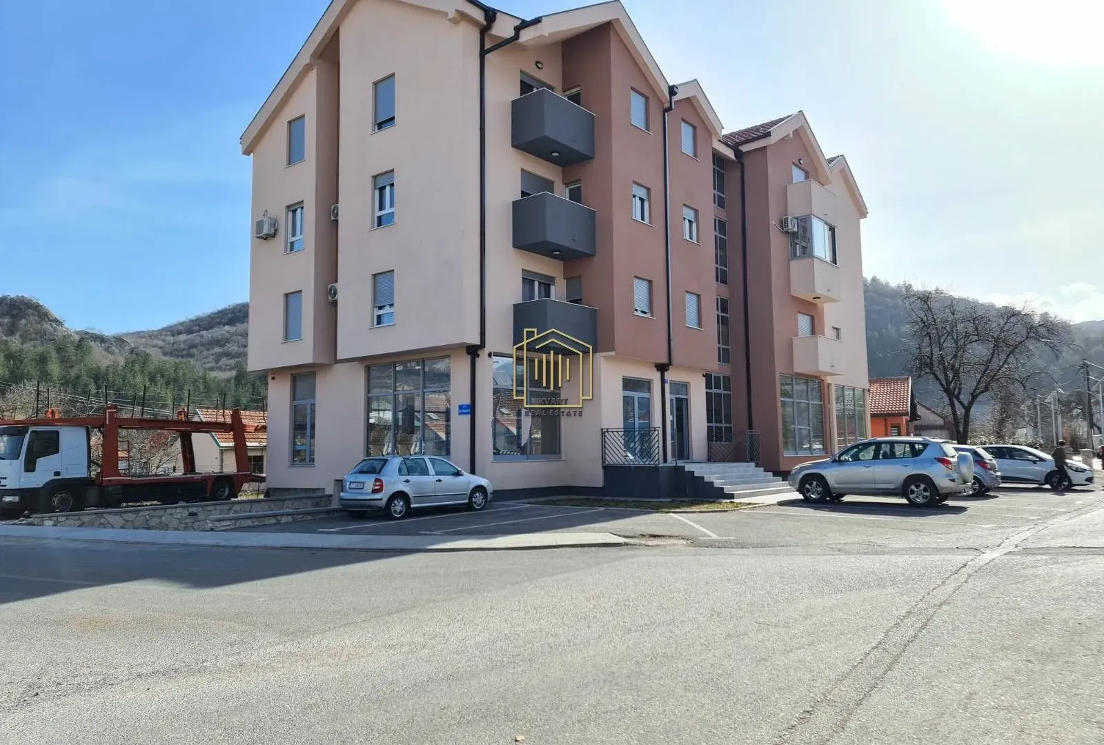 Rent, office space, 260m², Cetinje, Crna Gora