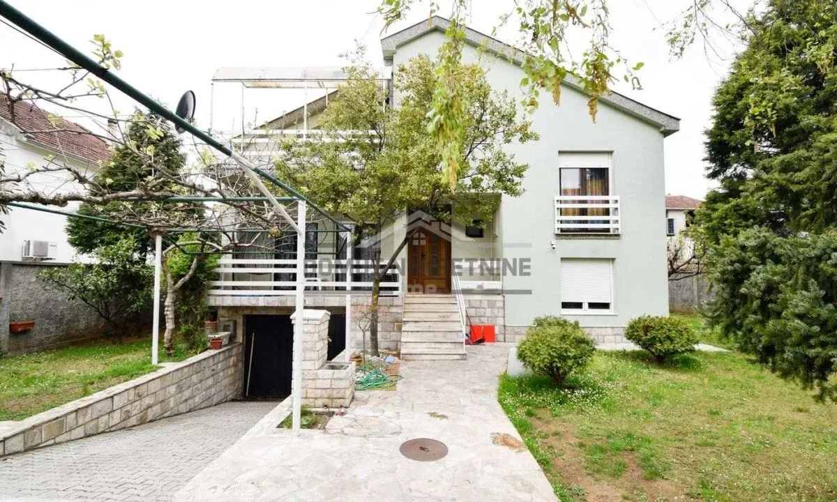 Izdavanje, kuća, 250m², Stari Aerodrom, Podgorica