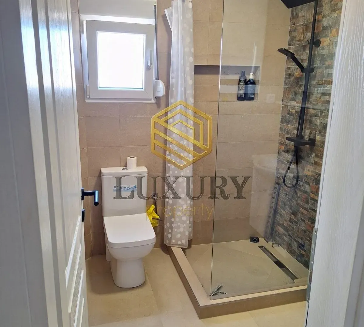 Izdavanje, kuća, 110m², Cijevna, Podgorica