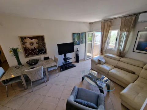 Rent, two bedroom apartment, 75m², Budva, Crna Gora - image 5