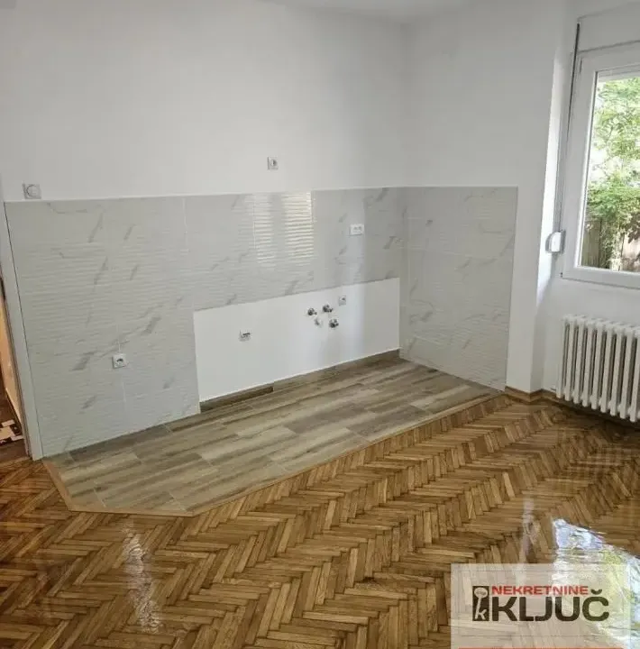 Prodaja, dvosoban stan, 52m², Grbavica, Novi Sad Sve Podlokacije