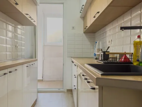 Izdavanje, dvosoban stan, 64m², Seljanovo, Tivat - image 8