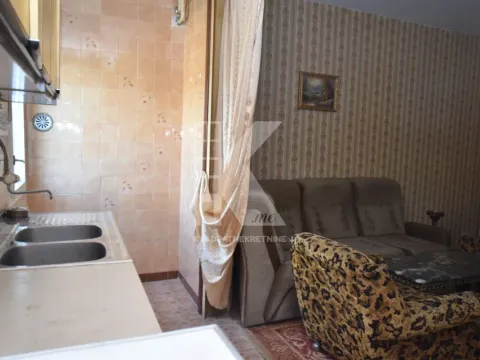 Prodaja, kuća, 240m², Dahna, Podgorica - image 21