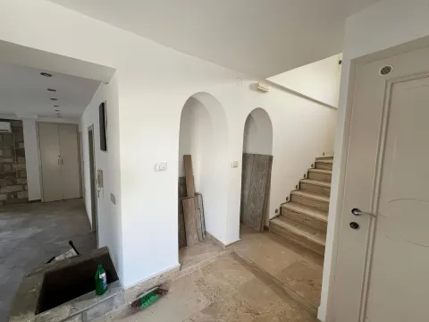 Prodaja, kuća, 360m², Bečići, Budva - image 5