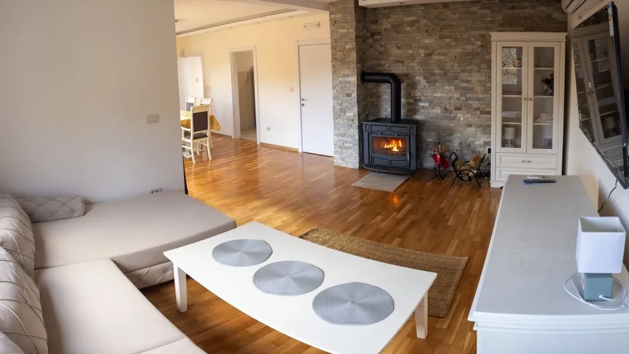 Rent, house, 111m², Lastva Grbaljska, Kotor