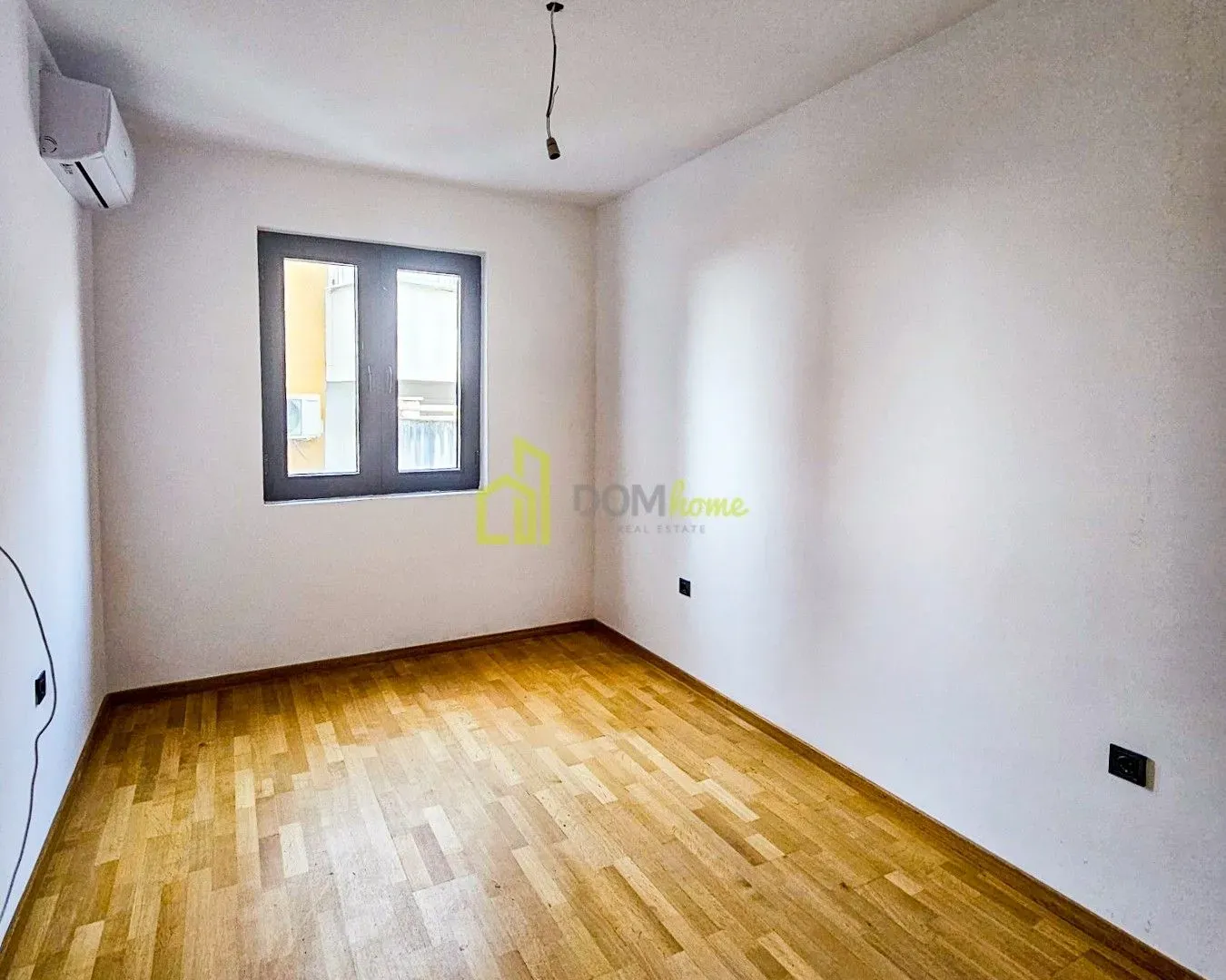 Sale, two bedroom apartment, 78m², Sveti Stefan, Budva