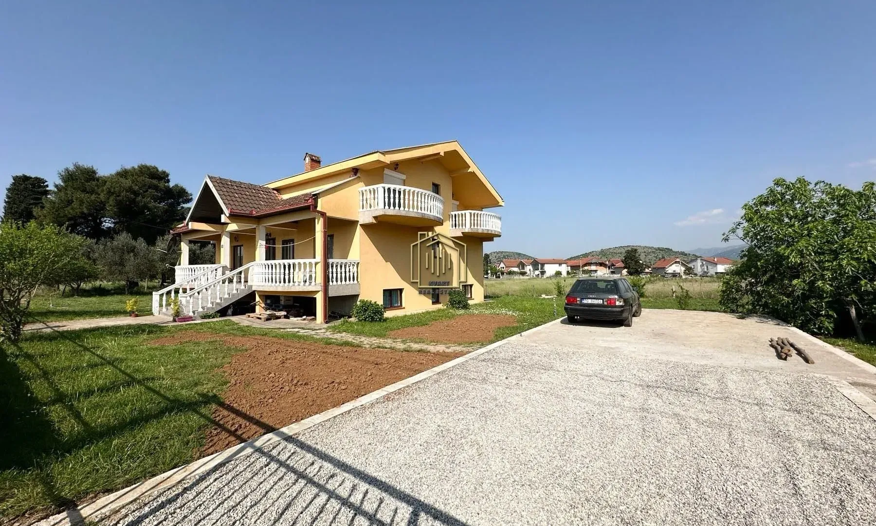 Prodaja, kuća, 350m², Zlatica, Podgorica