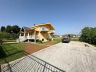 Prodaja, kuća, 350m², Zlatica, Podgorica - image 1