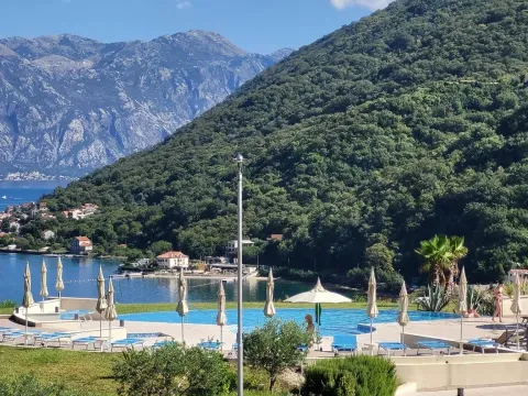 Sale, one bedroom apartment, 61m², Morinj, Kotor - image 8
