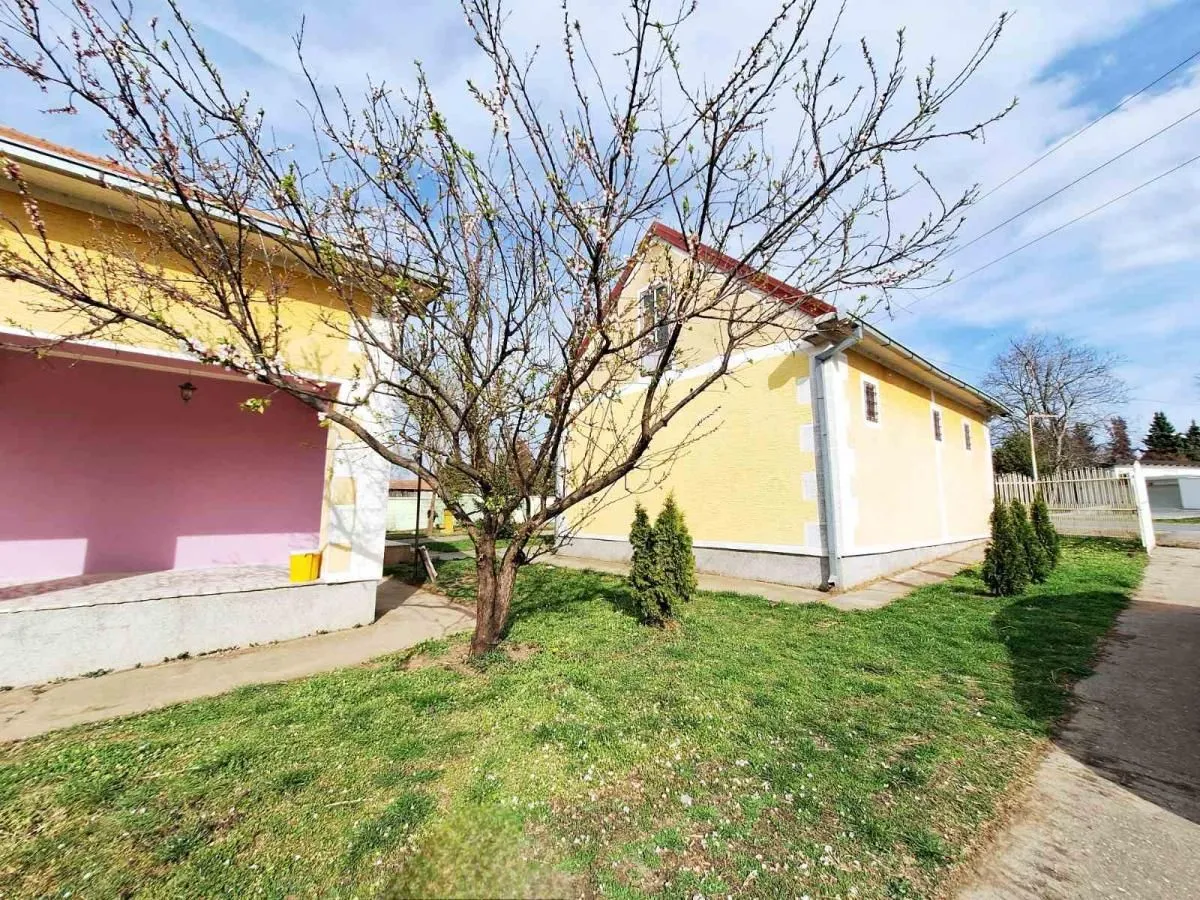 Prodaja, kuća, 412m², Belegiš, Stara Pazova