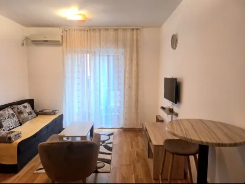 Rent, studio apartment, 28m², Momišići, Podgorica - image 2