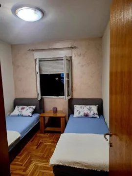 Rent, one bedroom apartment, 45m², Podgorica, Crna Gora - image 2