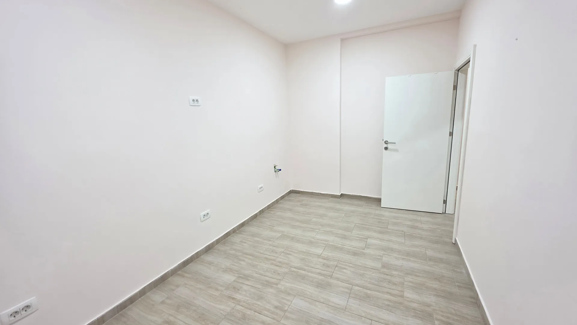 Rent, office space, 55m², Tološka šuma, Podgorica