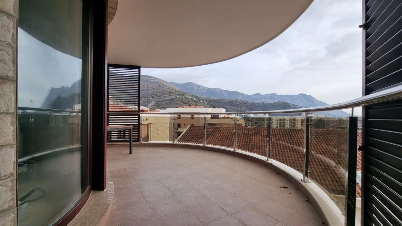 Sale, two bedroom apartment, 103m², Bečići, Budva