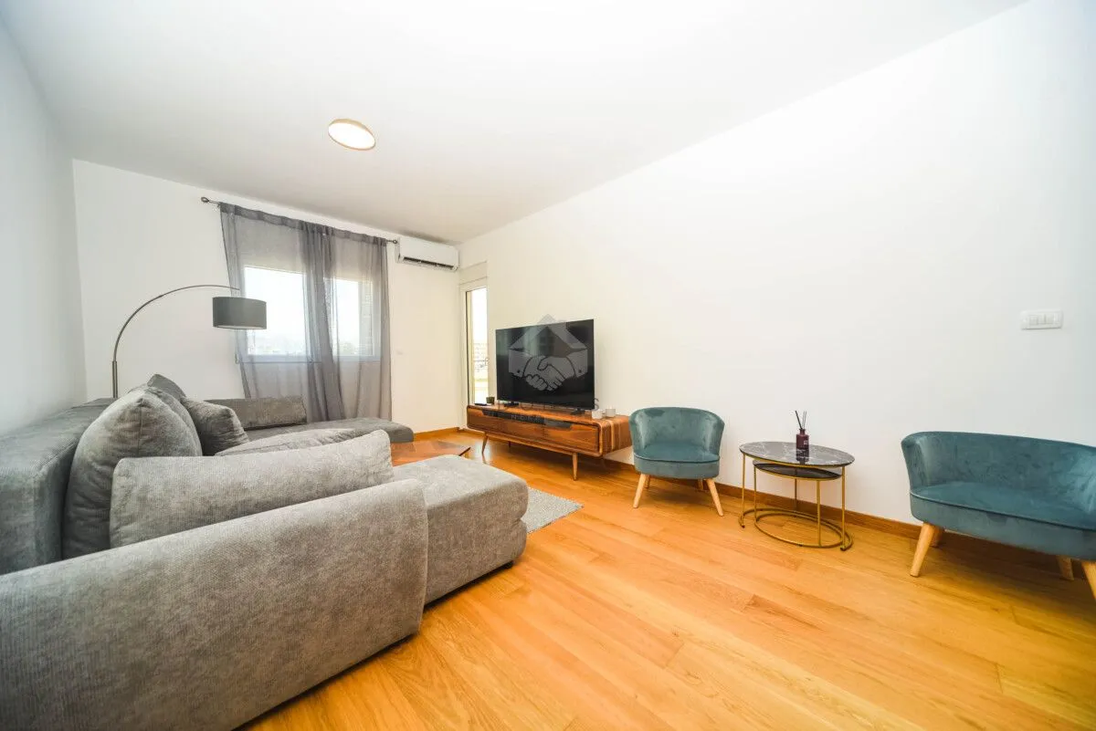Izdavanje, dvosoban stan, 75m², New City, Podgorica
