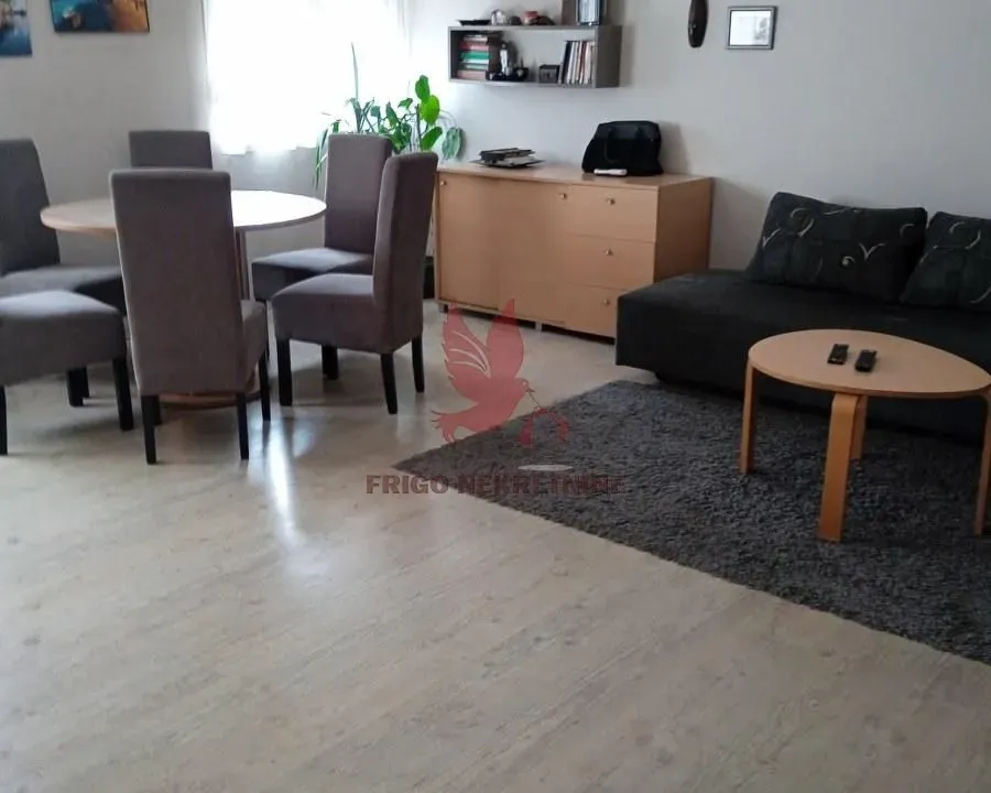 Prodaja, trosoban stan, 82m², Mladenovac, Beograd