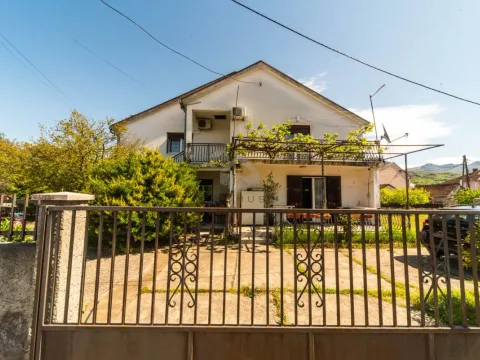 Izdavanje, jednosoban stan, 70m², Zlatica, Podgorica - image 10