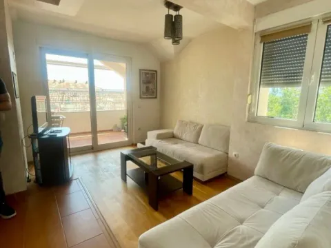 Izdavanje, dvosoban stan, 82m², Centar, Tivat - image 2