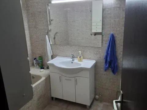 Izdavanje, kuća, 250m², Lipov Lad, Zvezdara Sve Podlokacije - image 7