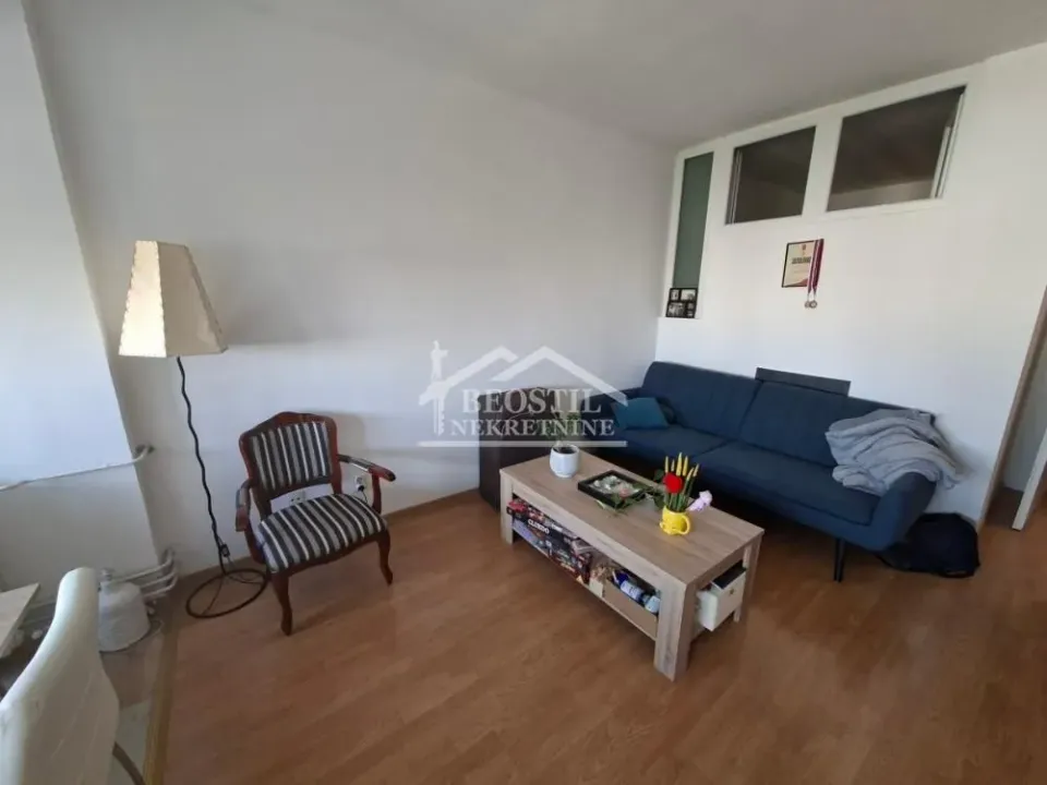 Izdavanje, trosoban stan, 70m², Novi Beograd Sve Podlokacije, Beograd
