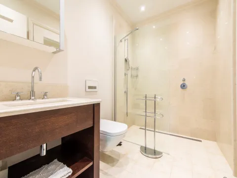 Sale, two bedroom apartment, 152m², Porto Montenegro, Tivat - image 15