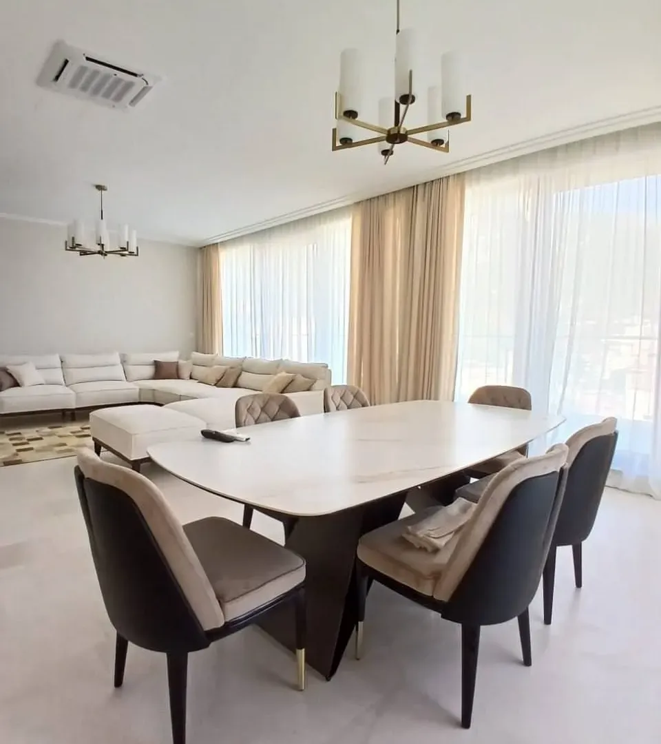 Prodaja, trosoban stan, 198m², Budva, Crna Gora