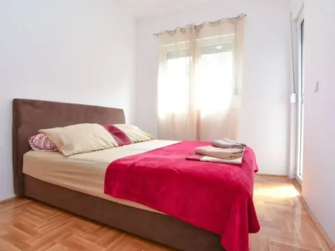 Rent, two bedroom apartment, 70m², Budva, Crna Gora - image 8