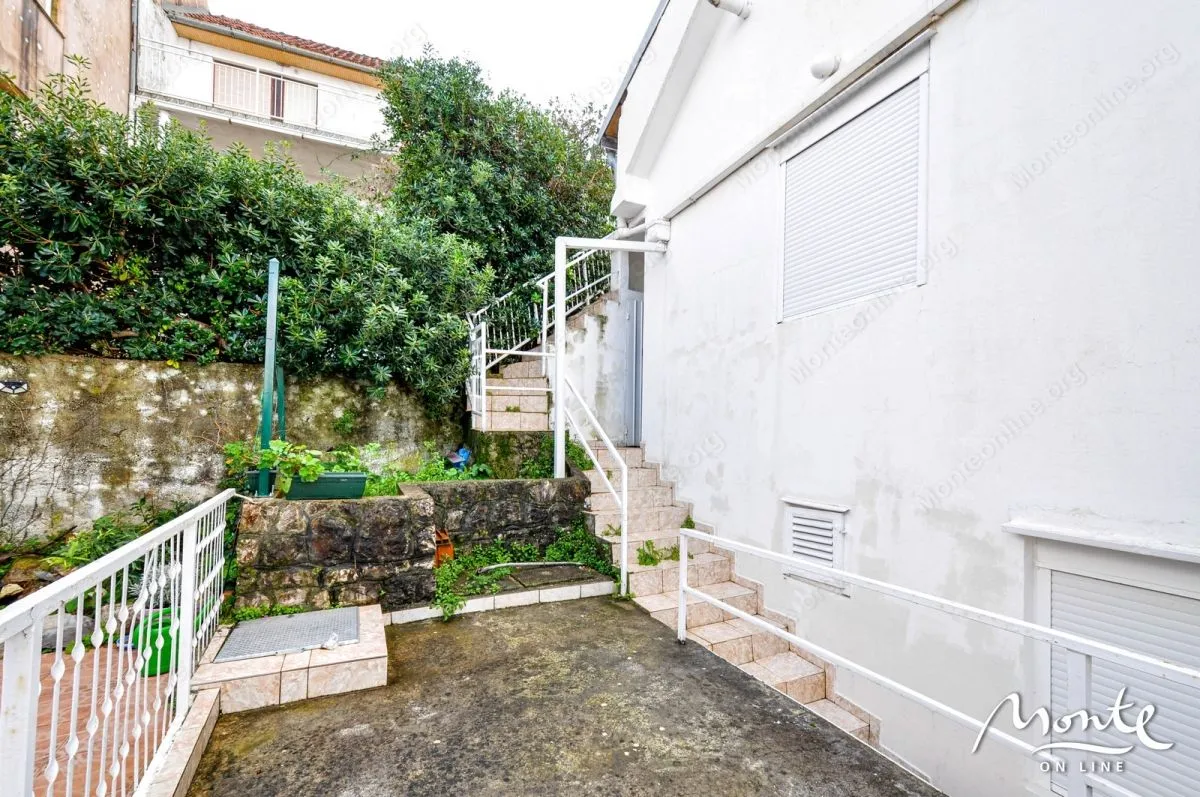 Prodaja, kuća, 168m², Krašići, Tivat