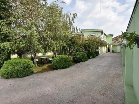 Sale, house, 235m², Velje Brdo, Podgorica - image 4