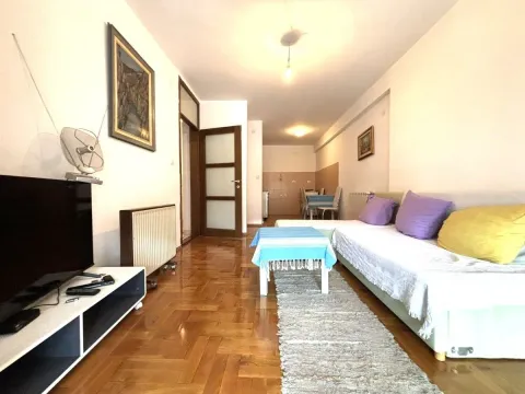 Prodaja, jednosoban stan, 42m², Centar, Kolašin - image 1