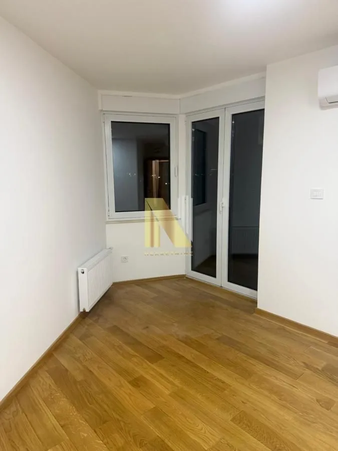 Izdavanje, poslovni prostor, 41m², Bulevar Oslobodjenja, Novi Sad Sve Podlokacije