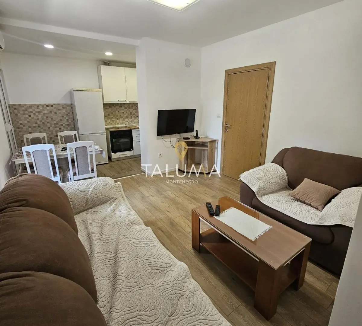 Izdavanje, dvosoban stan, 68m², Pobrežje, Podgorica