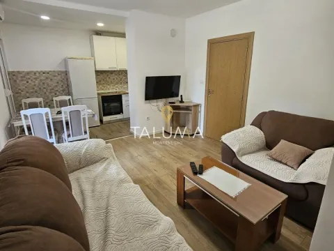 Izdavanje, dvosoban stan, 68m², Pobrežje, Podgorica - image 1