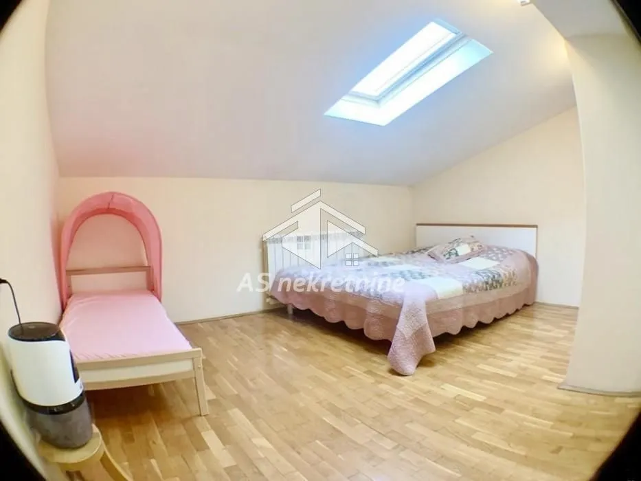 Sale, four bedroom apartment, 157m², Đeram Pijaca, Beograd
