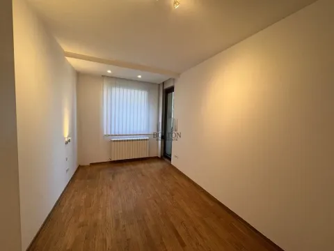 Rent, three bedroom apartment, 81m², Kalenić Pijaca, Vračar Sve Podlokacije - image 5