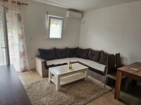 Rent, two bedroom apartment, 50m², Stari Aerodrom, Podgorica