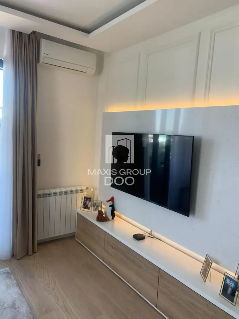 Izdavanje, dvosoban stan, 56m², Savski Venac, Beograd